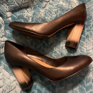 Donald pliner block heel calfskin pumps
